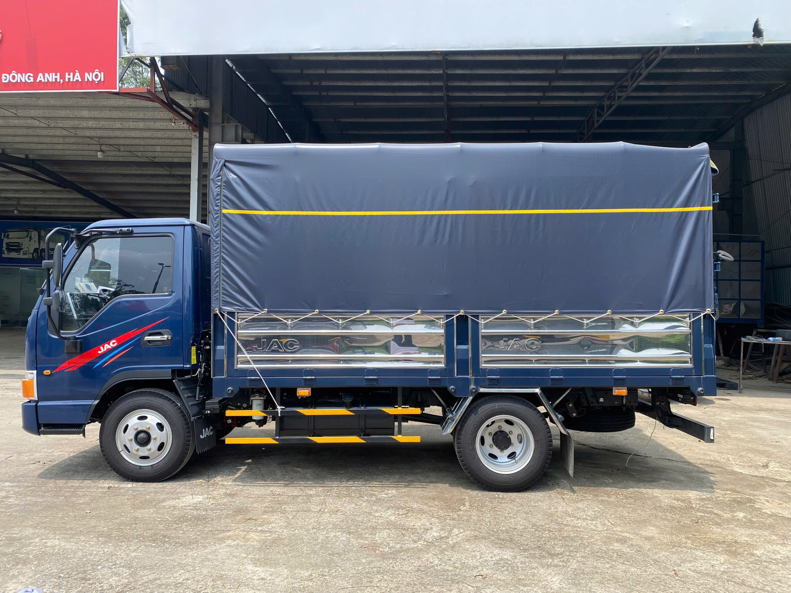 Jac H250 E5 thùng bạt