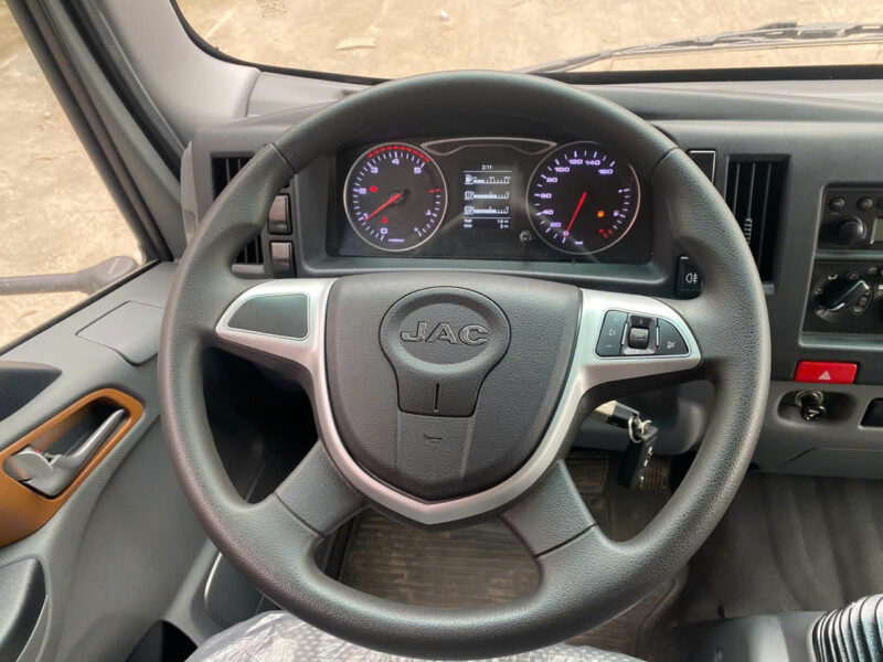 JAC N350 PLUS E5 Thùng Bạt 5.25m, 3.5 Tấn 155 Hp