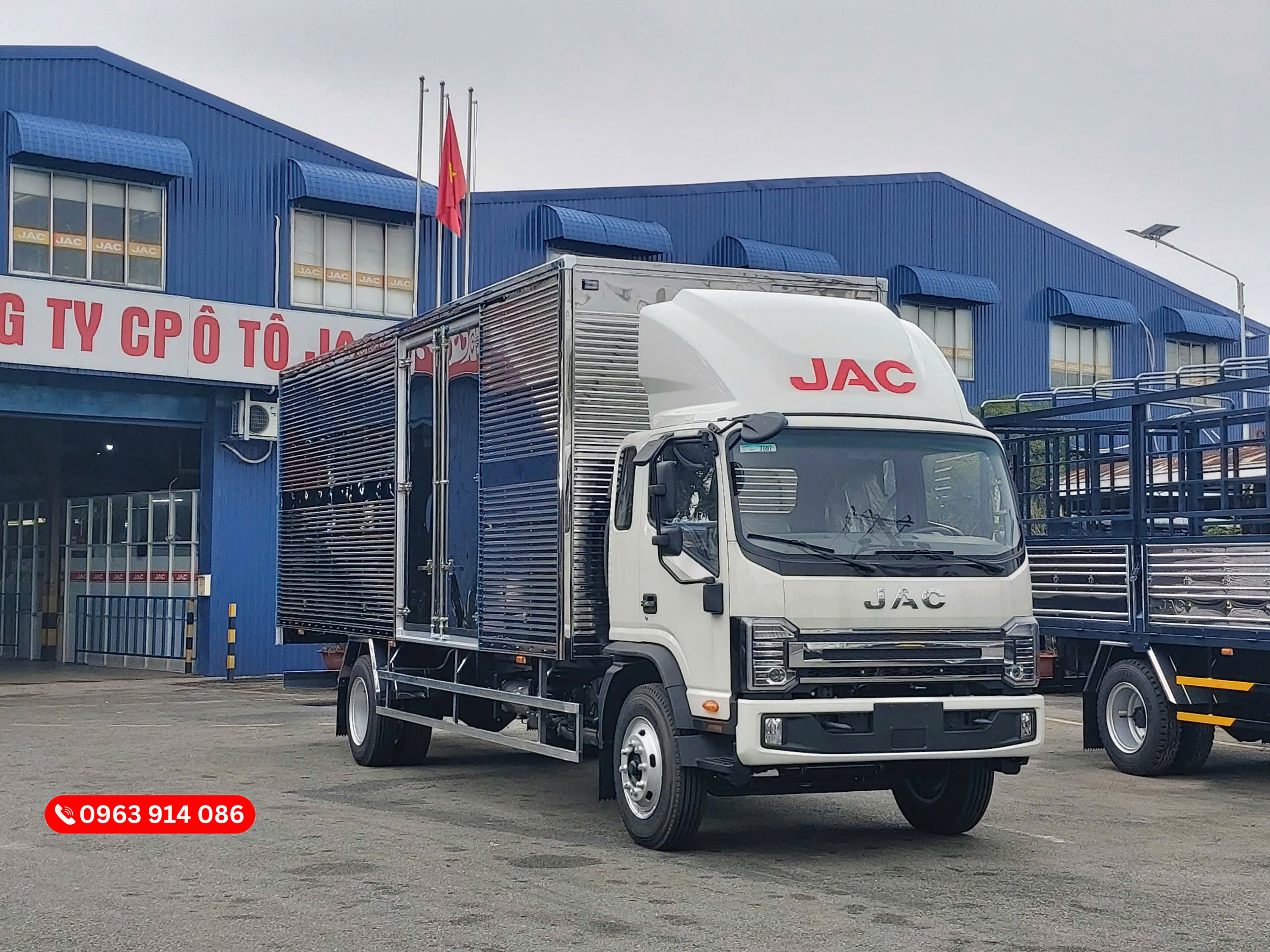 Xe tải jac n800 thùng kín