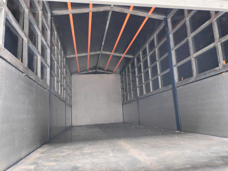 JAC N900 Plus E5 Thùng Bạt 7m, 9 Tấn, Động Cơ Cummins