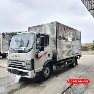 JAC N200S E5 Thùng Kín 1.9 Tấn Gắn Bửng Nâng Hạ