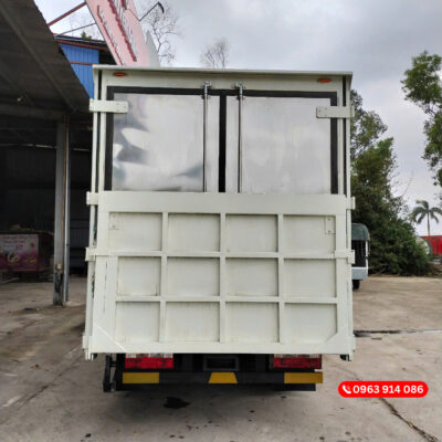 JAC N200S E5 Thùng Kín 1.9 Tấn Gắn Bửng Nâng Hạ