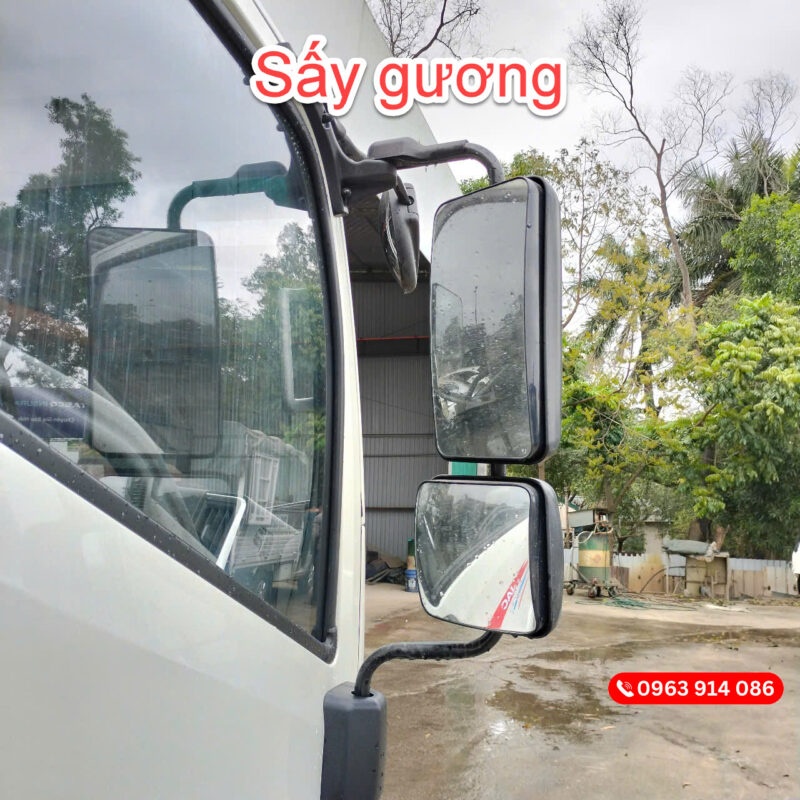 JAC N200S E5 Thùng Kín 1.9 Tấn Gắn Bửng Nâng Hạ