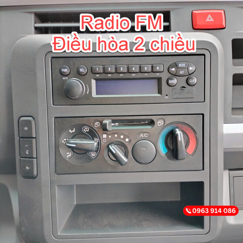 JAC N200S E5 Thùng Kín 1.9 Tấn Gắn Bửng Nâng Hạ