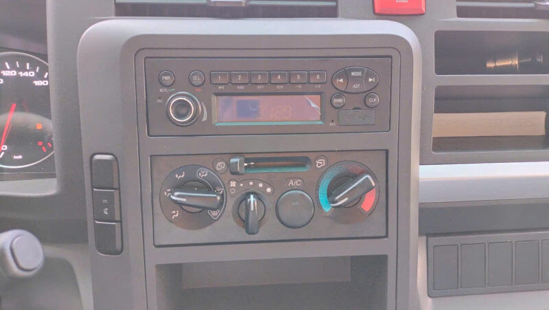 JAC N250S Pro E5 2.5 Tấn Thùng Kín 4.46m, Động Cơ Cummins