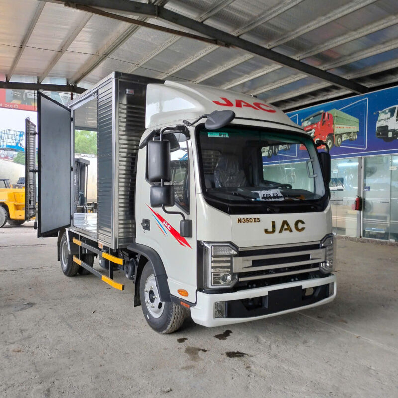 JAC N250S Pro E5 2.5 Tấn Thùng Kín 4.46m, Động Cơ Cummins